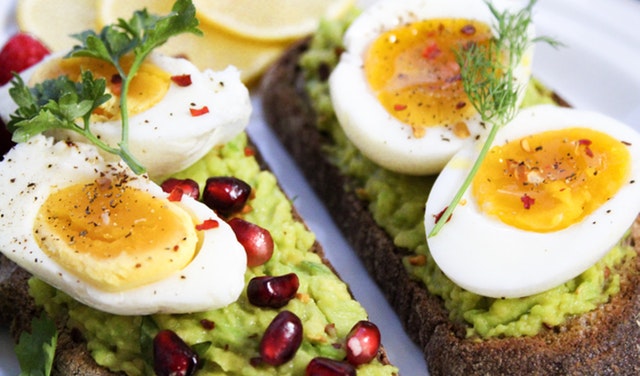 Egg and avocado fatty foods good for the heart!